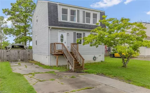 196 Messick Rd, Poquoson, VA 23662