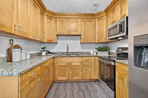 3225 Florence St, Virginia Beach, VA 23452