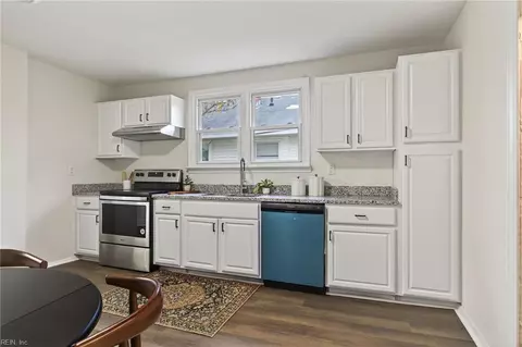 3229 Knox St, Portsmouth, VA 23704