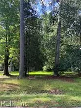1041 Washington Dr, Chesapeake, VA 23322