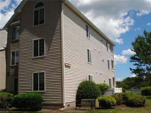 240 Dockside Dr # C, Hampton, VA 23669 photo 3