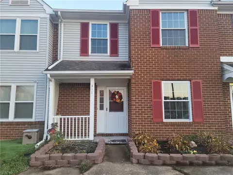 311 Amherst Ct, Chesapeake, VA 23320