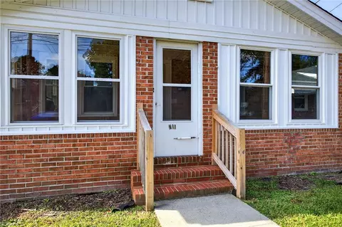 711 Brook Ave, Suffolk, VA 23434