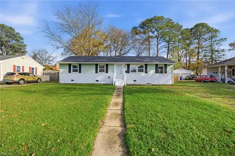213 Kingwood Dr, Newport News, VA 23601