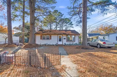 7905 Orcutt Ave, Newport News, VA 23605