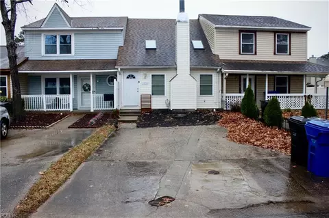 1076 Old Clubhouse Rd, Virginia Beach, VA 23453