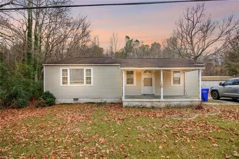 8725 S Quay Rd, Suffolk, VA 23437