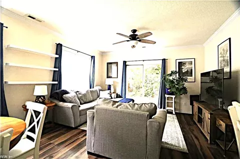 2004 Sawgrass Ln, Portsmouth, VA 23703