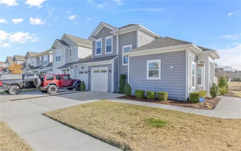 1900 Canning Pl, Chesapeake, VA 23322