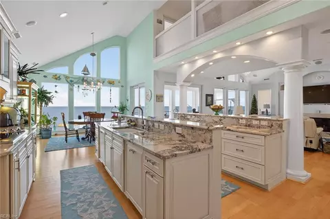 880 W Ocean View Ave, Norfolk, VA 23503