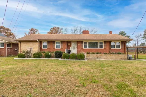 207 Walnut St, Suffolk, VA 23434