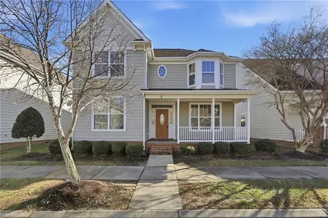 3 Rockingham Dr, Hampton, VA 23669