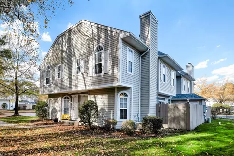 1303 Tigertail Dr, Chesapeake, VA 23320