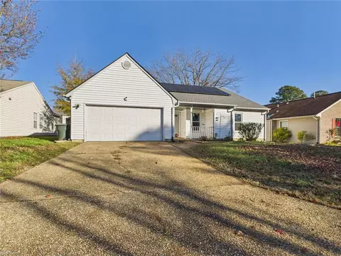875 Melrose Ter, Newport News, VA 23608