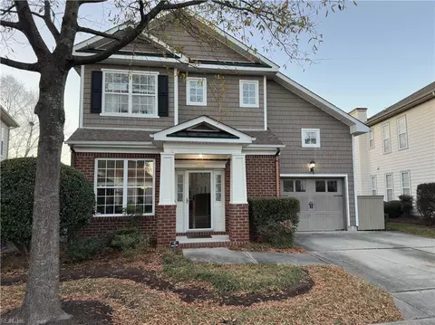 522 Silk Tree Ln, Chesapeake, VA 23320