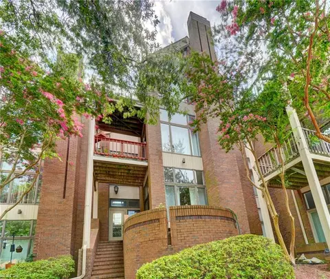 696 Mowbray Arch Arch #460, Norfolk, VA 23507