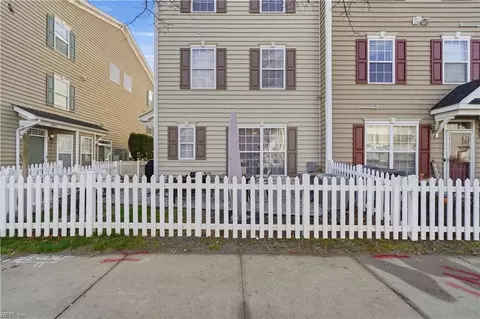 618 Teton Cir #153, Suffolk, VA 23435