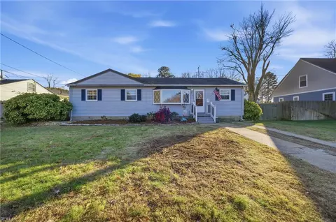 2913 Pinewood Dr, Virginia Beach, VA 23452