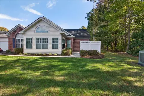 103 Stadium Vw, Yorktown, VA 23690