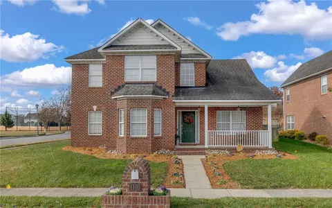 1100 Walnut Neck Ave, Chesapeake, VA 23320