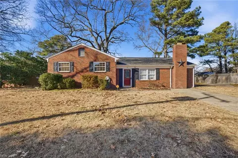 39 Longwood Dr, Hampton, VA 23669