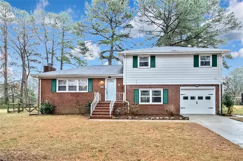 1008 Mains Creek Rd, Chesapeake, VA 23320