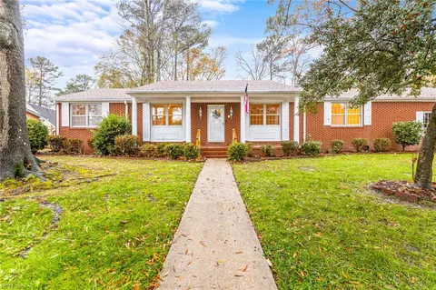 276 Bridgeview Cir, Chesapeake, VA 23322