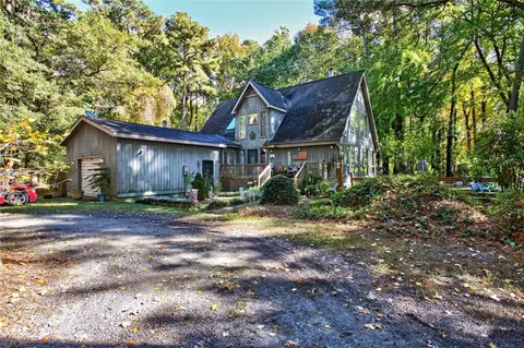 682 Princess Anne Rd, Virginia Beach, VA 23457