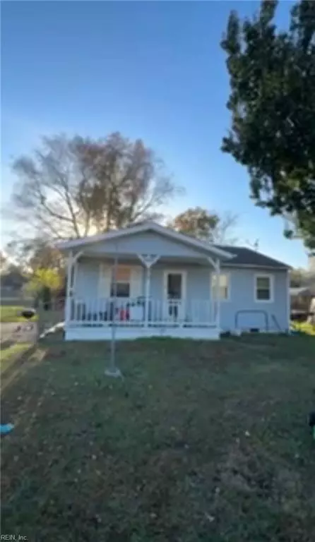 8223 Mccloy Rd, Norfolk, VA 23505