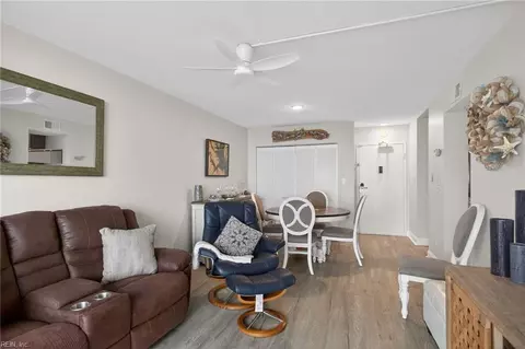 3288 Page Ave #1214, Virginia Beach, VA 23451