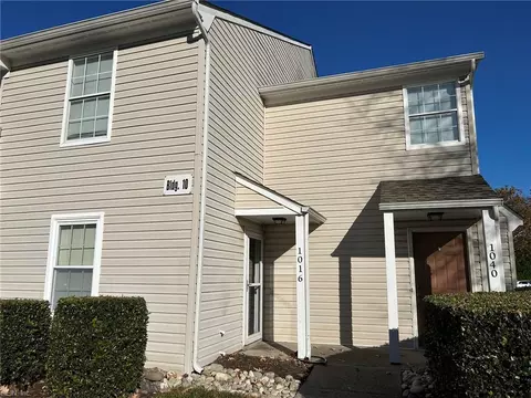 1016 Pebblewood Dr, Virginia Beach, VA 23464