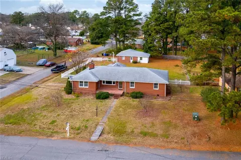 5720 Hawthorne Ln, Portsmouth, VA 23703