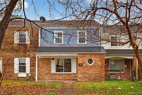 639 Red Horse Ln, Virginia Beach, VA 23462