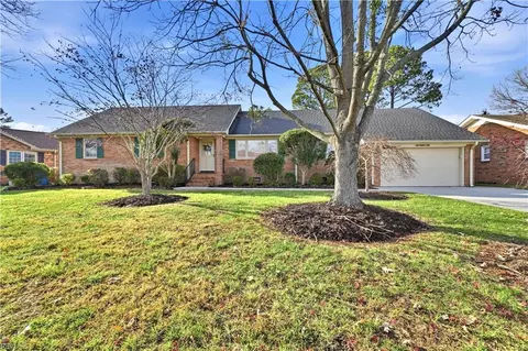625 Pleasant Hall Dr, Virginia Beach, VA 23464
