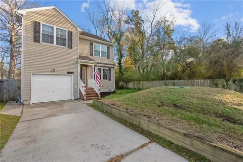 214 Douglas Ave, Chesapeake, VA 23323