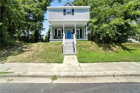 52 Sycamore Ave, Newport News, VA 23607
