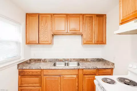 Kitchen - 593 Thole St, Norfolk, VA 23505 photo 4 of 4