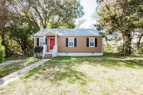 Exterior - 593 Thole St, Norfolk, VA 23505 photo 2 of 12