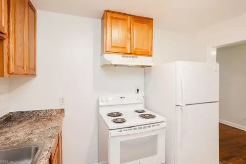 Kitchen - 593 Thole St, Norfolk, VA 23505 photo 3 of 4