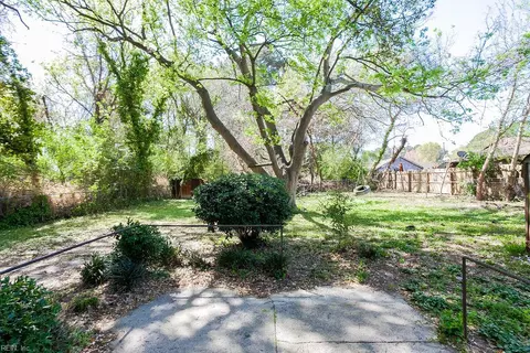 Exterior - 593 Thole St, Norfolk, VA 23505 photo 6 of 12