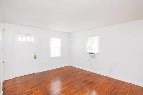 Living - 593 Thole St, Norfolk, VA 23505 photo 4 of 6