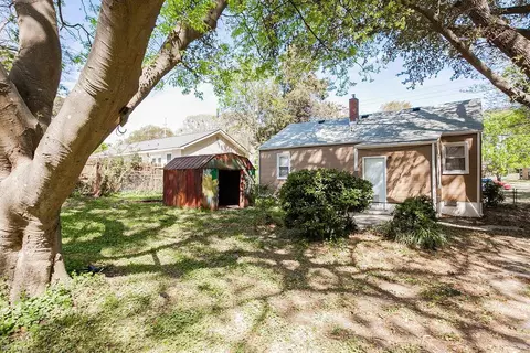 Exterior - 593 Thole St, Norfolk, VA 23505 photo 10 of 12
