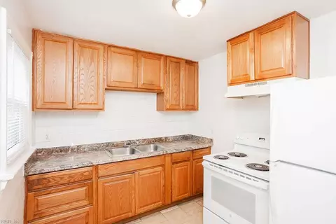 Kitchen - 593 Thole St, Norfolk, VA 23505 photo 2 of 4