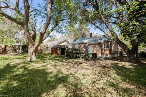 Exterior - 593 Thole St, Norfolk, VA 23505 photo 8 of 12