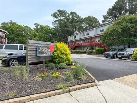500 Barberton Dr #204, Virginia Beach, VA 23451