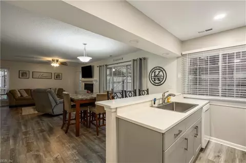 606 Oleander Cir, Virginia Beach, VA 23464
