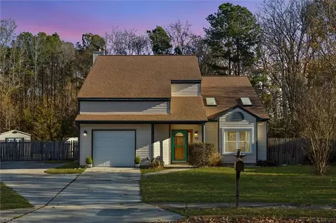 13 Alton Ct, Hampton, VA 23669