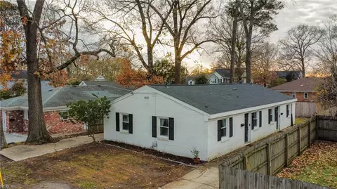8923 Plymouth St, Norfolk, VA 23503