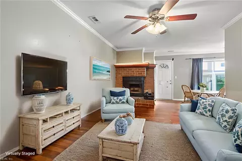 810 Nottaway Dr, Chesapeake, VA 23320