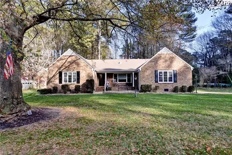 1014 Marlbank Dr, Yorktown, VA 23692
